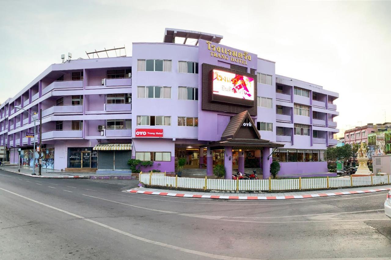 OYO 565 Trang Hotel Bagian luar foto